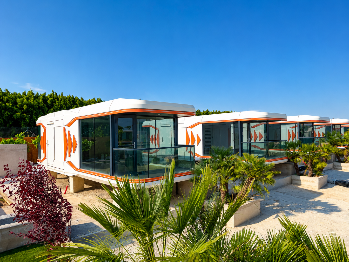 Kambalache EcoResort Catral con capsulas futuristas en un entorno natural